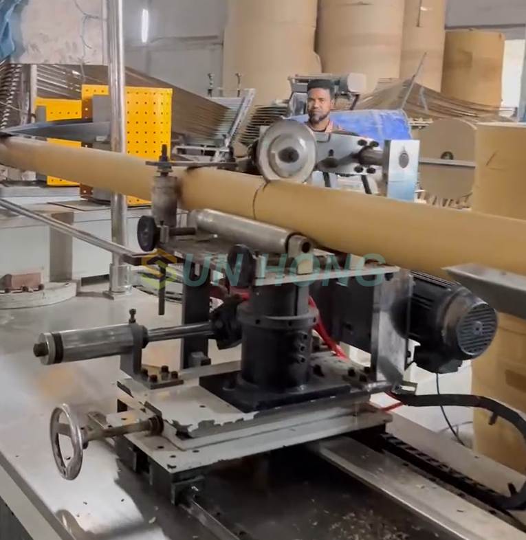 Vierkopf -CNC -Papierrohrmaschine
