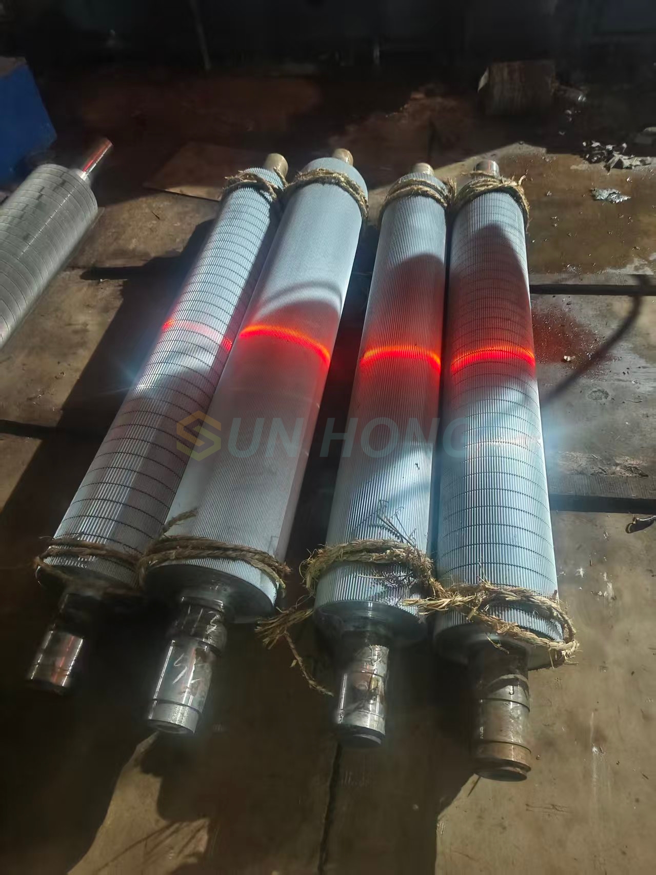 Mit Wolframcarbid beschichtete Riffelwalze 