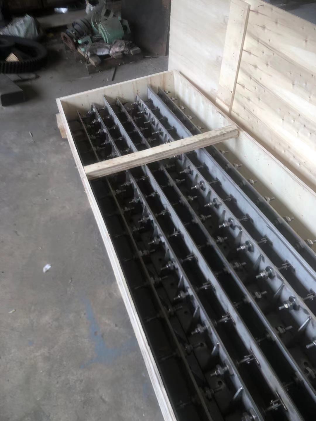 Lippe des Stoffauflaufkastens